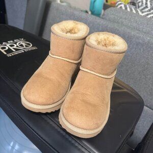 Kids Size 4 Classic II Mini Boot - Sand